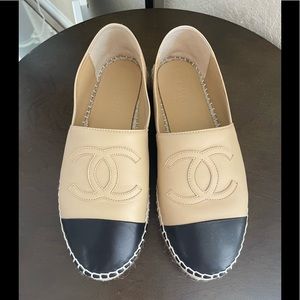 Beautiful & brand new beige/black espadrilles